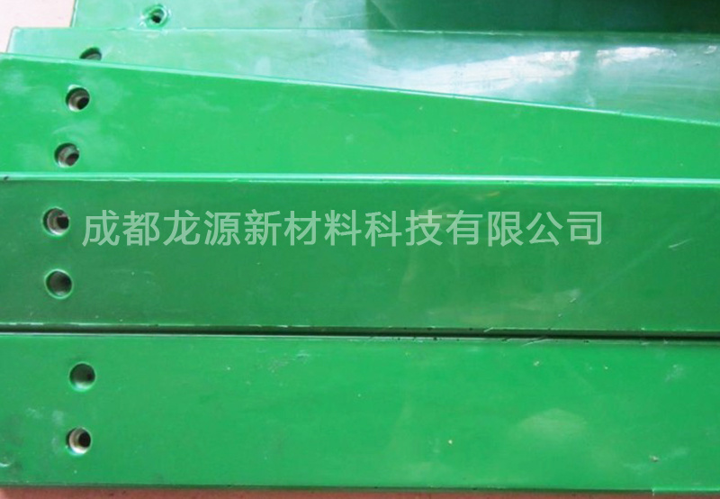鏈闆包膠